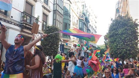 gijon gay|Celebración del orgullo LGTBI en Gijón .